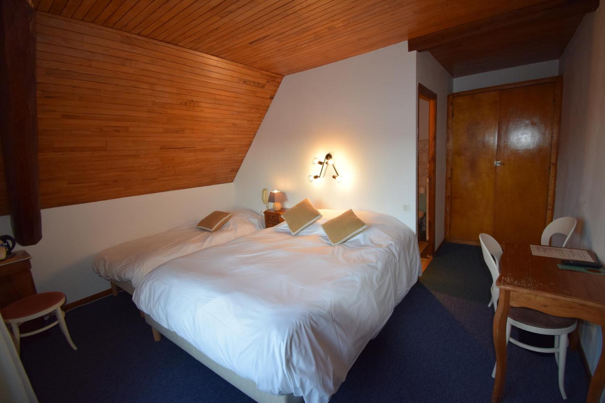 Hotel Les Chenets Saint-Julien-en-Champsaur Exteriör bild