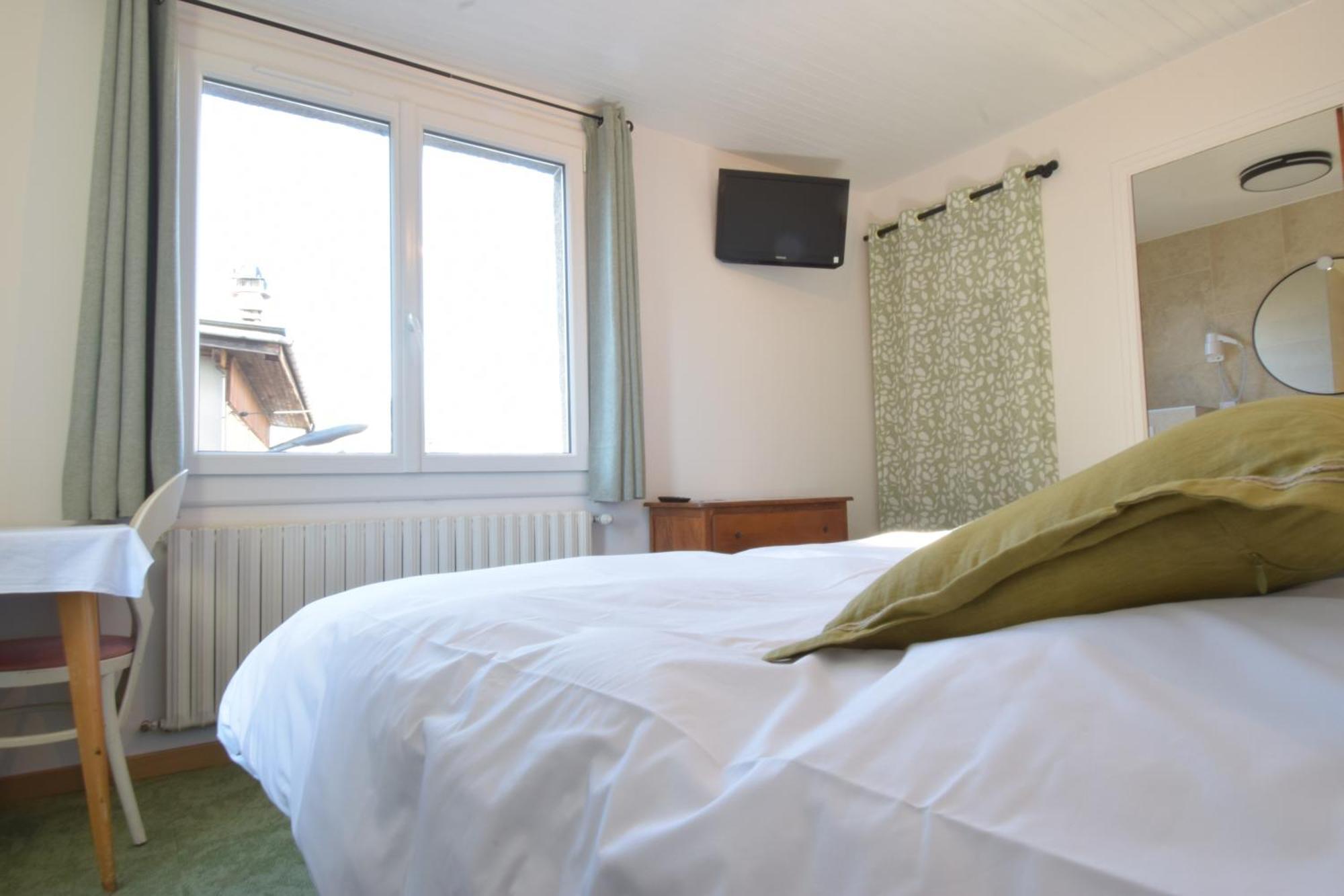 Hotel Les Chenets Saint-Julien-en-Champsaur Exteriör bild