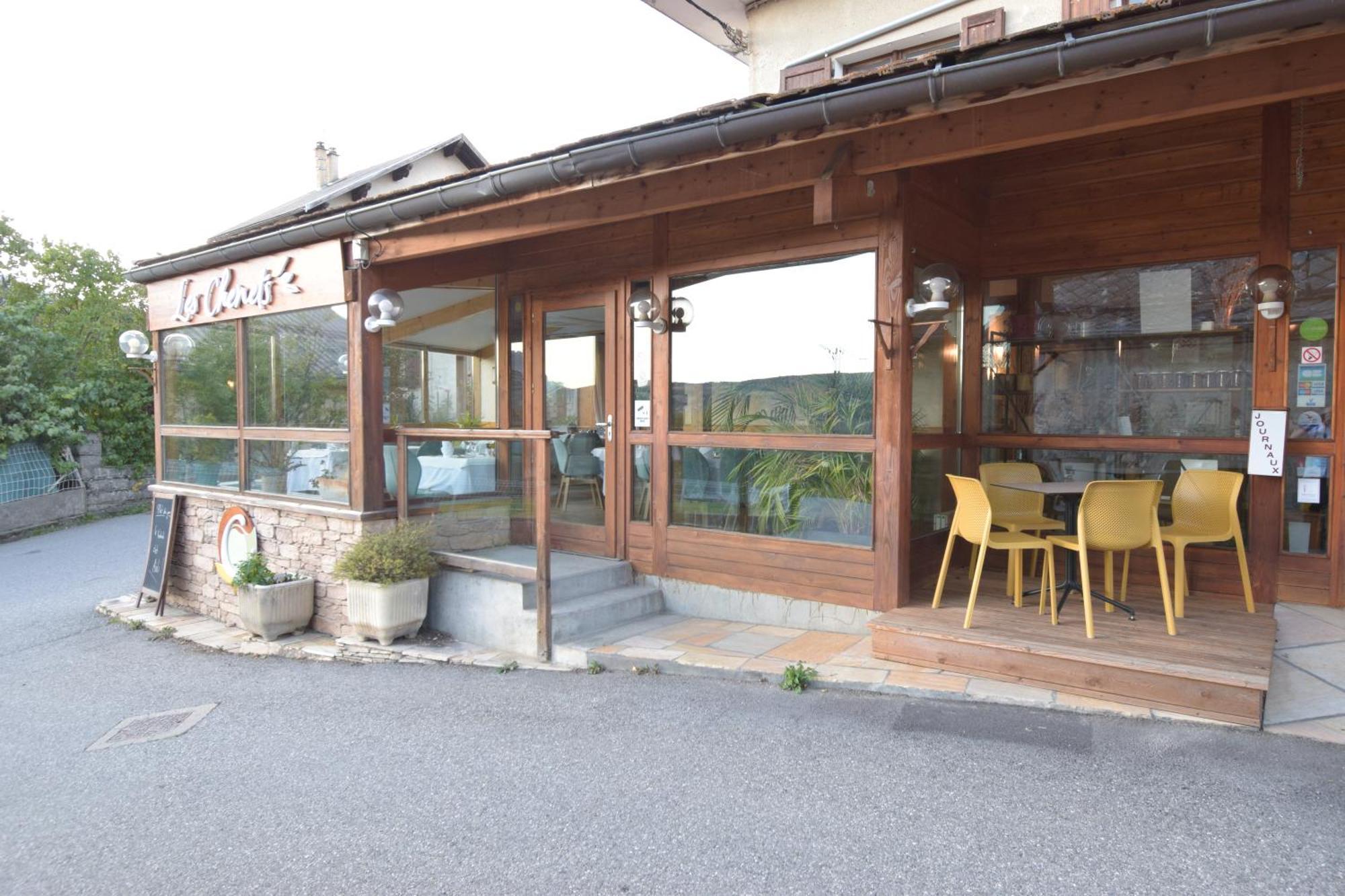 Hotel Les Chenets Saint-Julien-en-Champsaur Exteriör bild