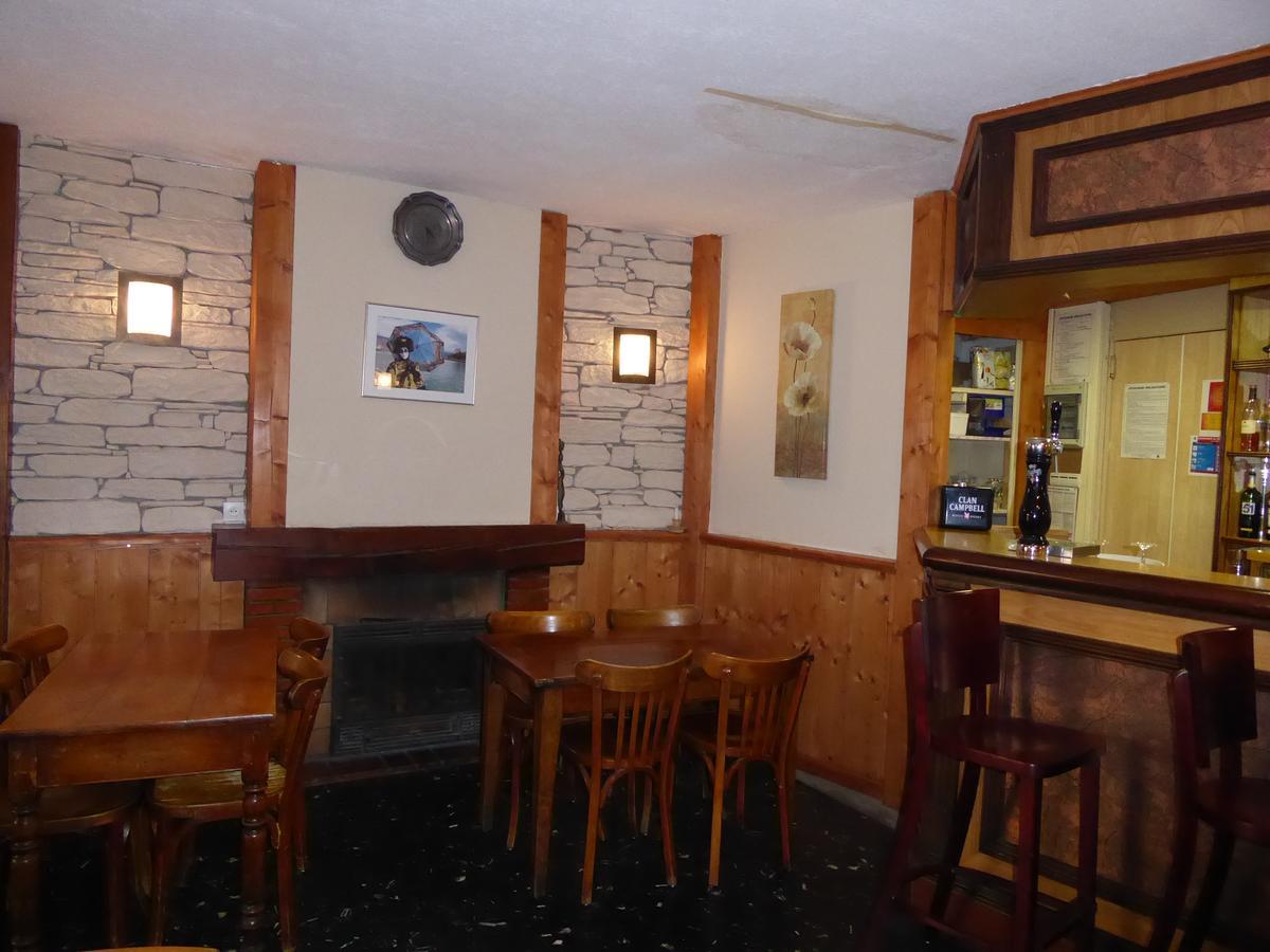 Hotel Les Chenets Saint-Julien-en-Champsaur Exteriör bild