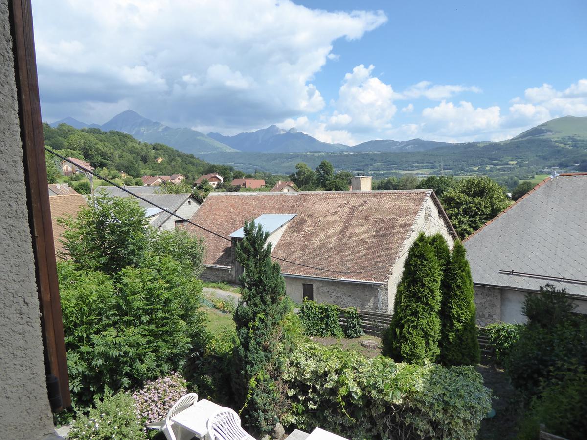 Hotel Les Chenets Saint-Julien-en-Champsaur Exteriör bild